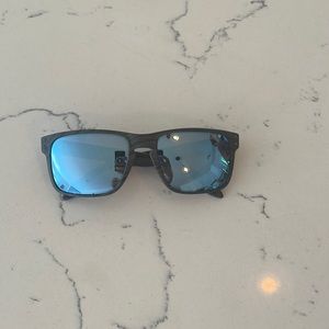 Oakley Holbrook. Deep Water Prizm Polarized. Woodgrain Frame